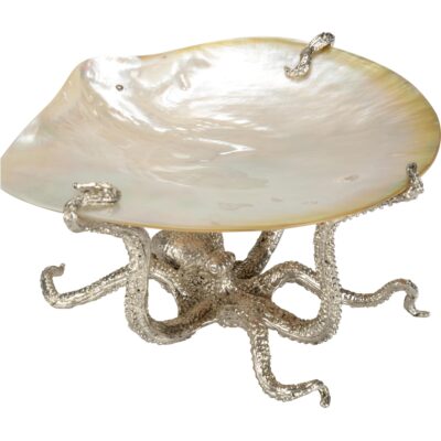 Alternative view of DARING ESCAPE