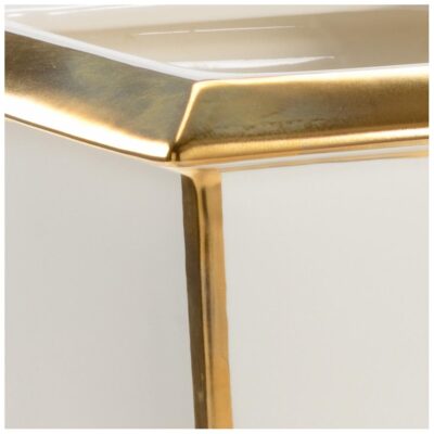 Alternative view of Roche Urn