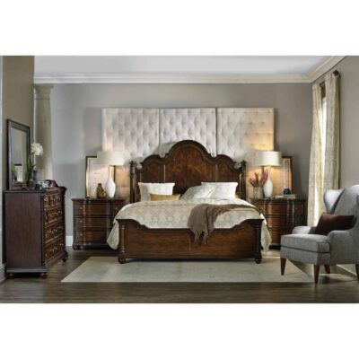 Alternative view of Leesburg California King Poster Bed