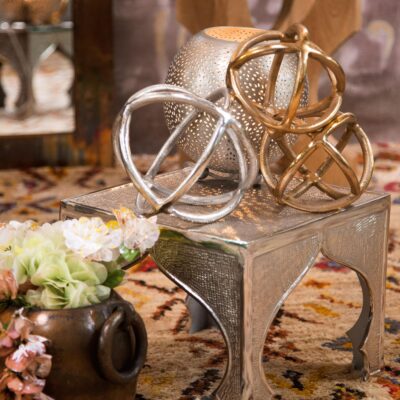 Alternative view of Azimuth I Statue